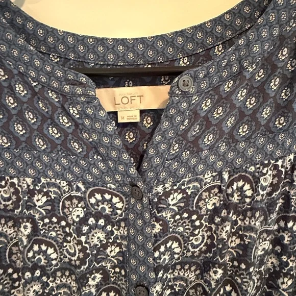 LOFT Blue Patterned Women's Top - Picture 2 of 3